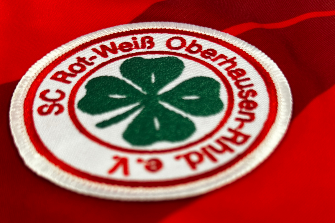 Foto zum Newsartikel Trikotpräsentation und Fanshop-Eröffnung im Centro
