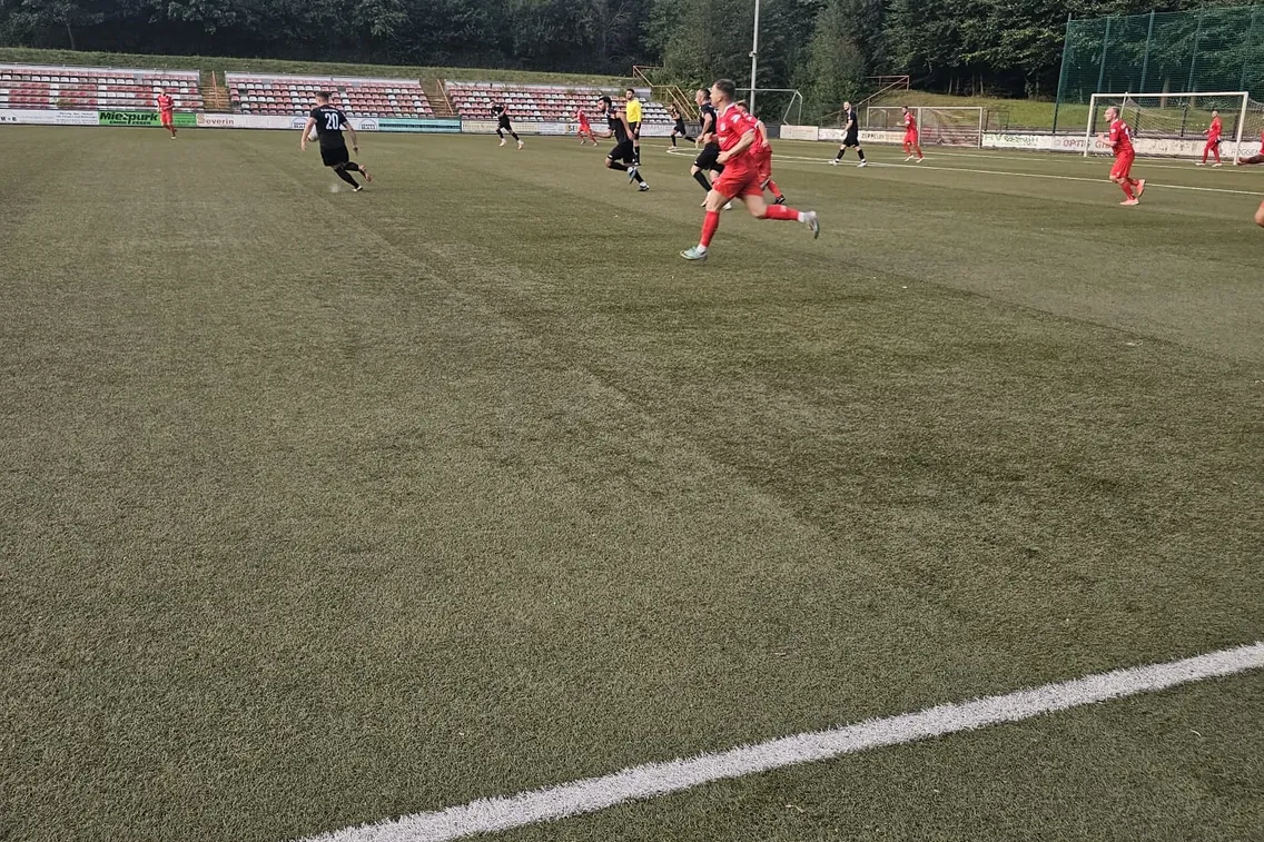 Foto zum Newsartikel RWO II siegt in der Hitzeschlacht bei Adler Osterfeld