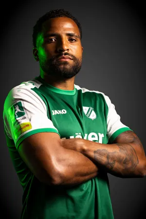 Leon Tia