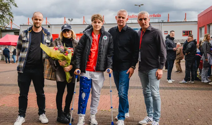 U17-Spieler Jan Magnuszewski erleidet schwere Knieverletzung