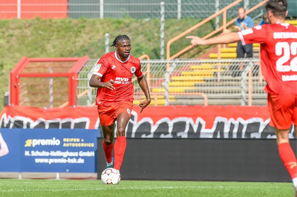 Foto zum Newsartikel Auswärtsspiel im Jahnstadion