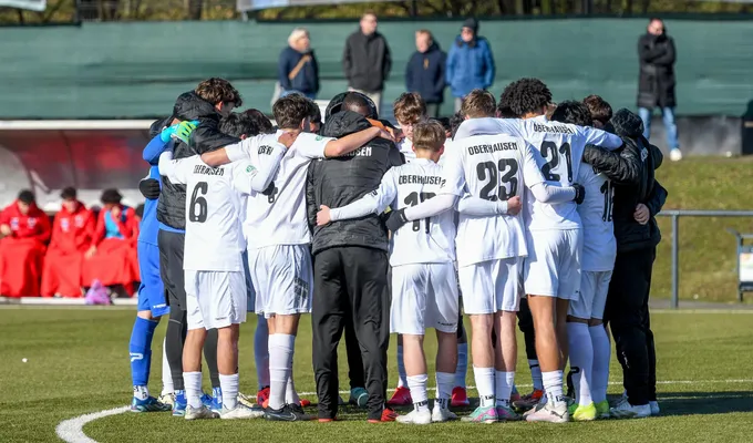 Dominanter Auswärtserfolg der U17