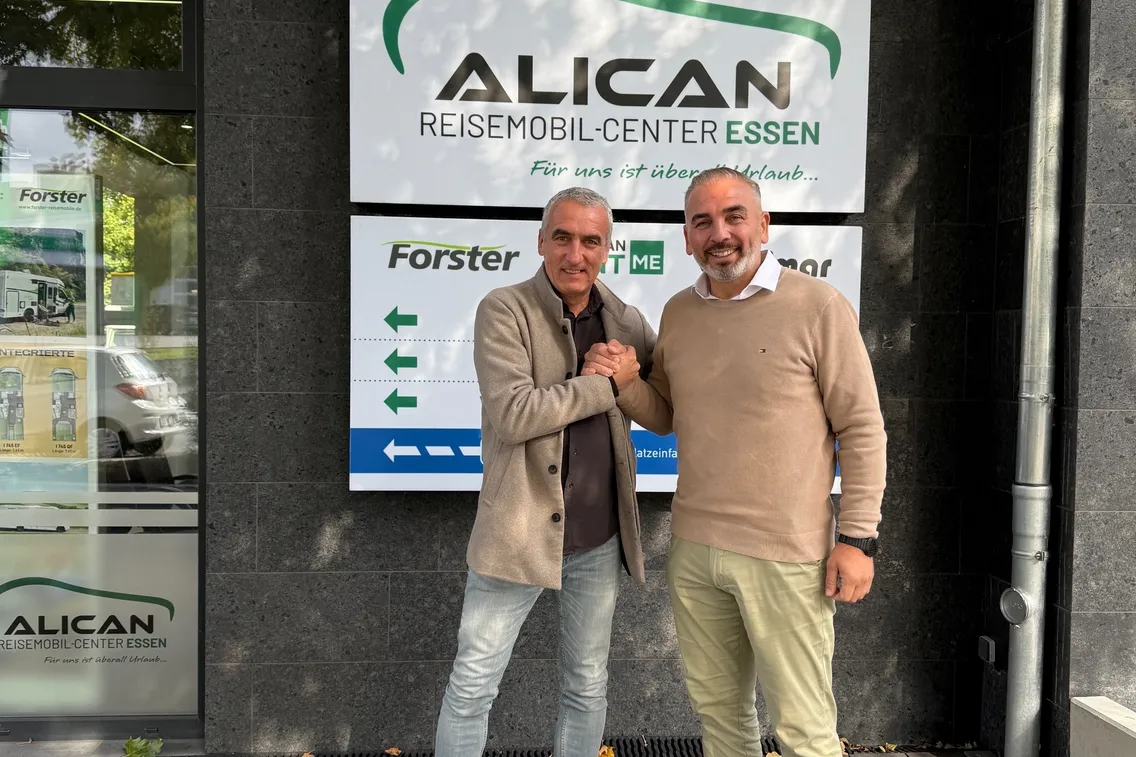 Foto zum Newsartikel Alican Reisemobil-Center Essen wird Jugendpartner bei RWO