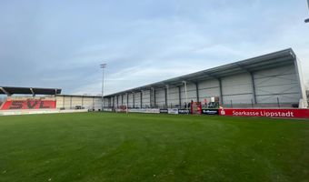 RWO eröffnet überdachte Gästetribüne in Lippstadt