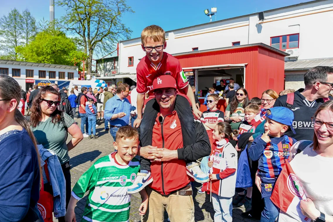 Foto zum Newsartikel Kostenfreier Stadionbesuch für Kinder gegen Bochum