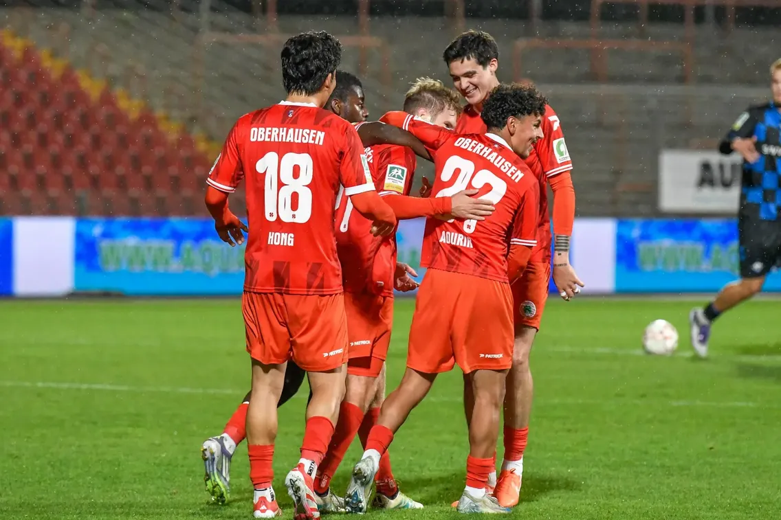 Foto zum Newsartikel Auswärtsspiel in Wuppertal im Stadion am Zoo