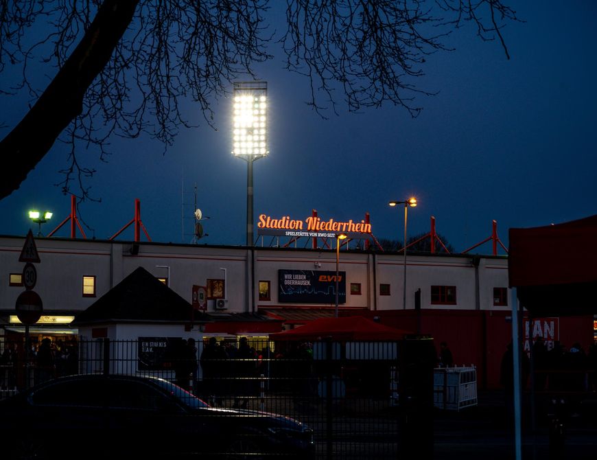 Fan-Infos: Flutlichtspiel gegen den SV Rödinghausen