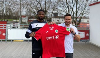RWO verlängert mit Glody Ngyombo