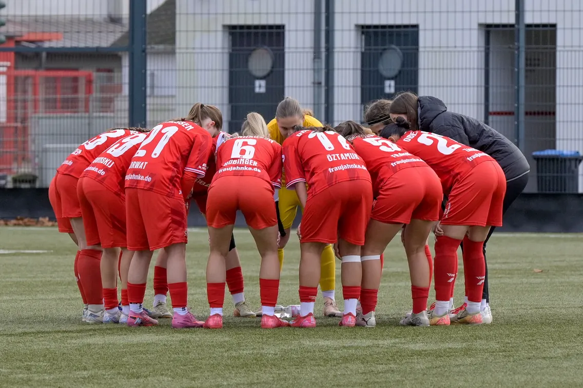 Foto zum Newsartikel Frauen nach der Hinrunde über'm Strich - MSV Duisburg wartet