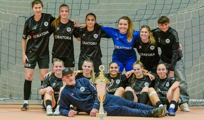 Kleeblätter gewinnen Benefizturnier in Velbert