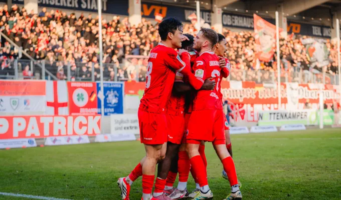 Spitzenspiel im Stadion Niederrhein - Fortuna Köln zu Gast