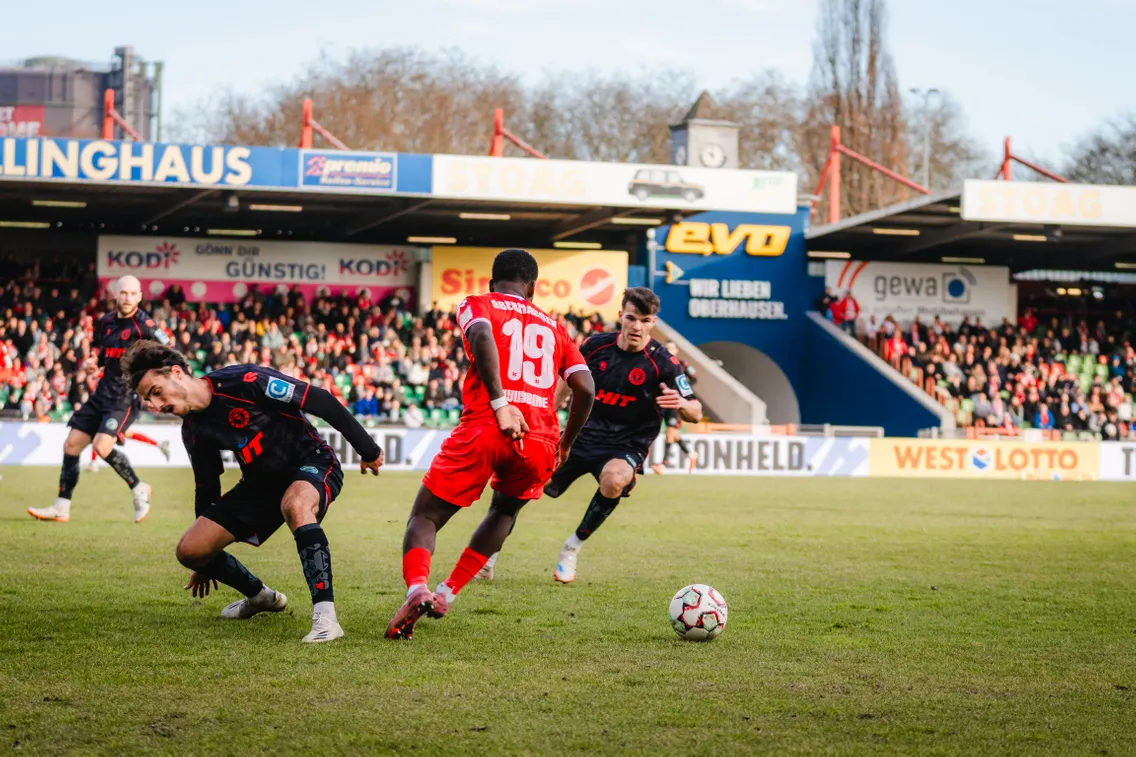 Foto zum Newsartikel Flutlichtspiel am Freitagabend - RWO zu Gast in Velbert