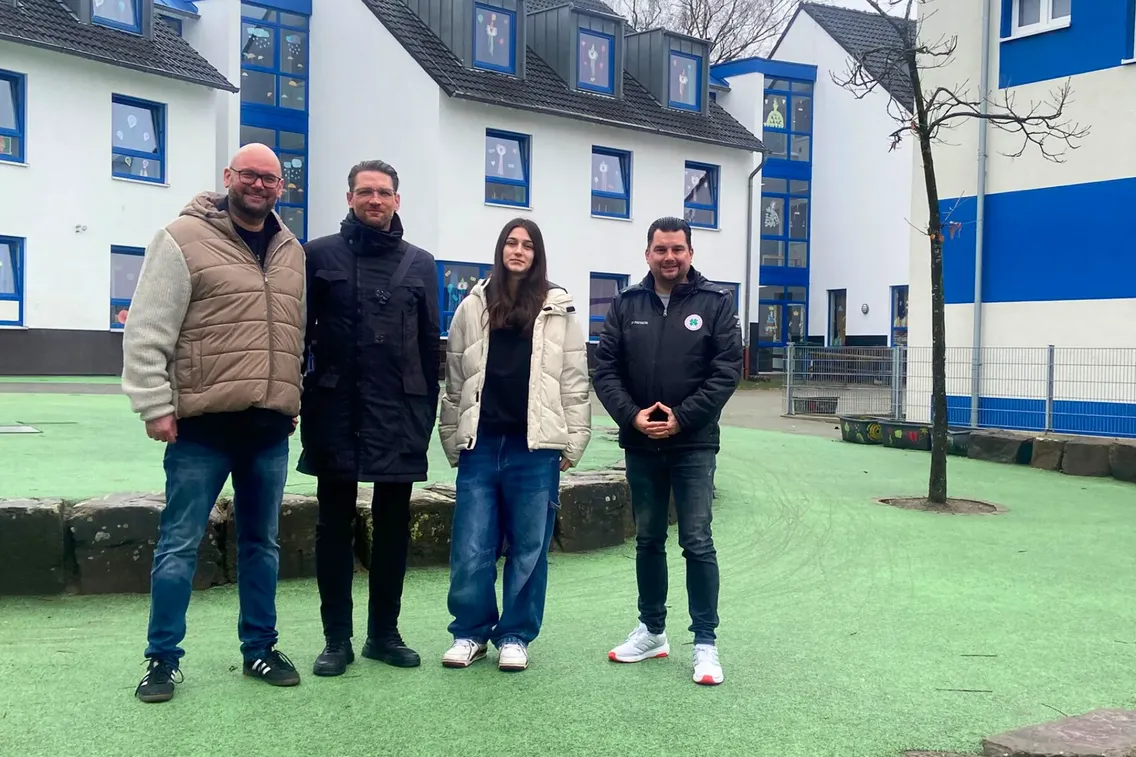 Foto zum Newsartikel Besuch im Friedensdorf International