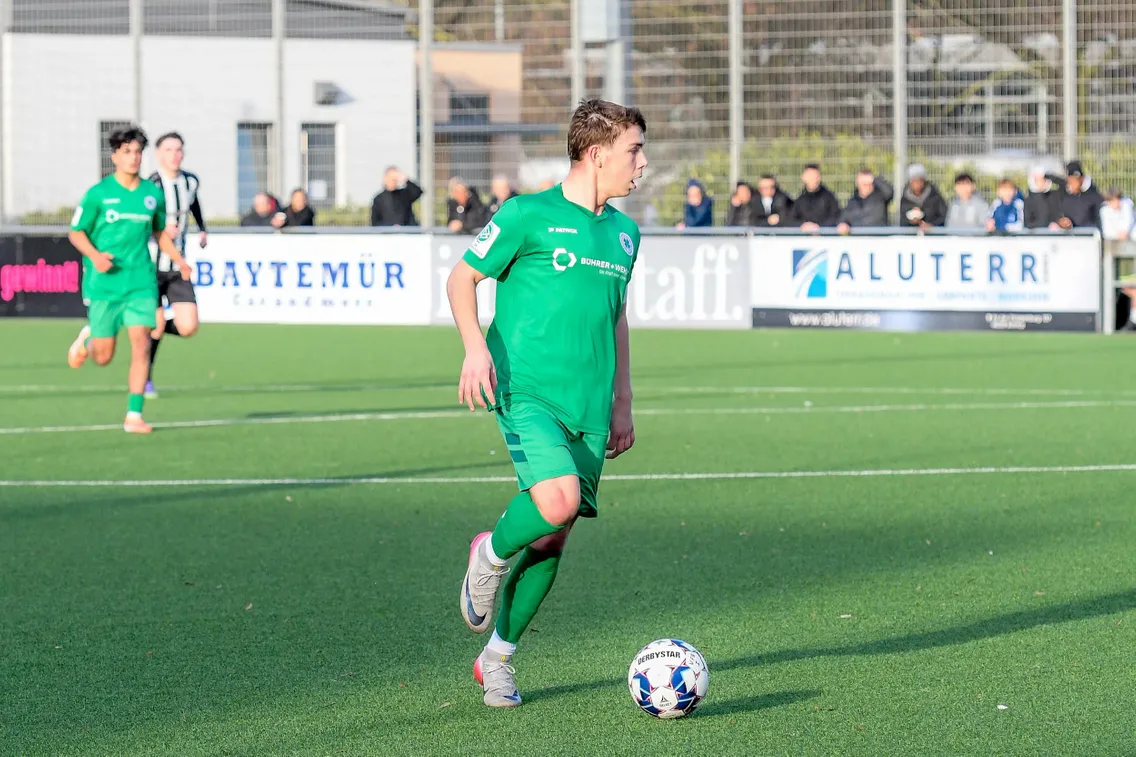 Foto zum Newsartikel U19 verliert klar gegen Fortuna Köln