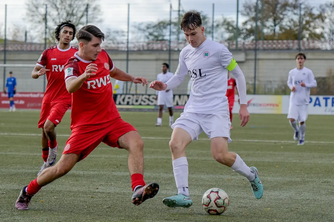 Foto zum Newsartikel Byczkowski trifft dreifach - U17 feiert vierten Sieg