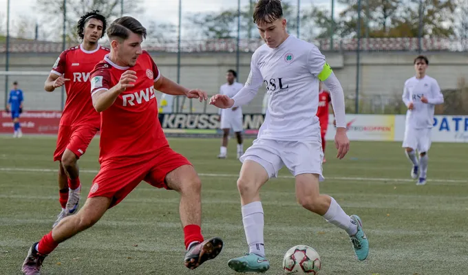 Byczkowski trifft dreifach - U17 feiert vierten Sieg