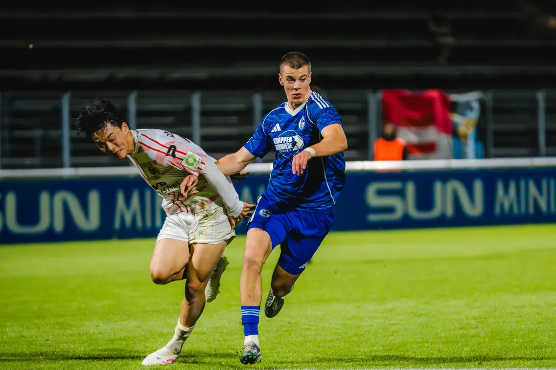 Foto zum Newsartikel Dem Stadion ein Geburtstagsgeschenk bereiten