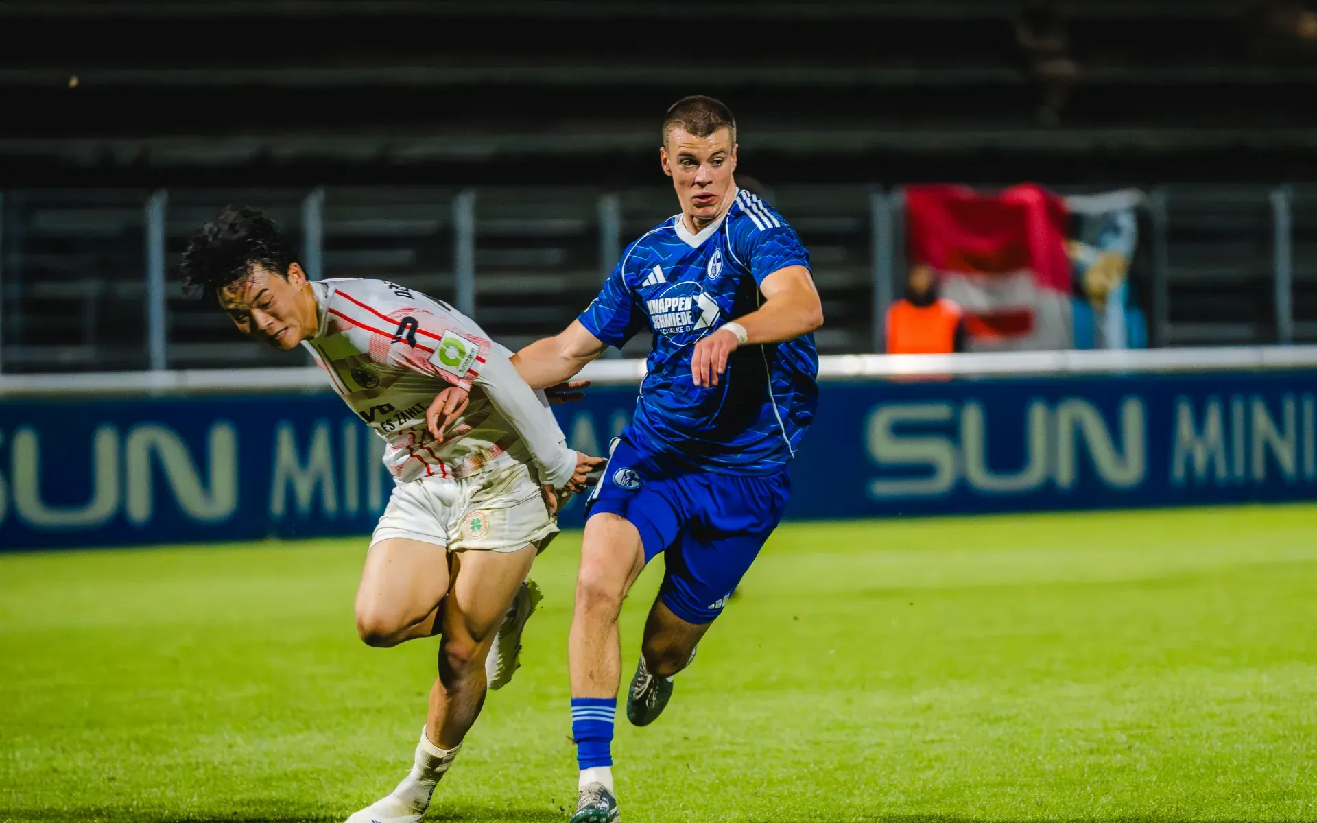 Dem Stadion ein Geburtstagsgeschenk bereiten