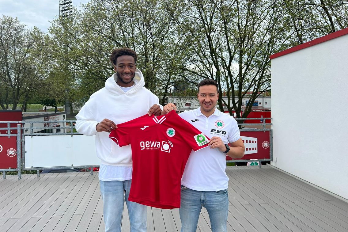 Foto zum Newsartikel Cottrell Ezekwem verstärkt Rot-Weiß Oberhausen