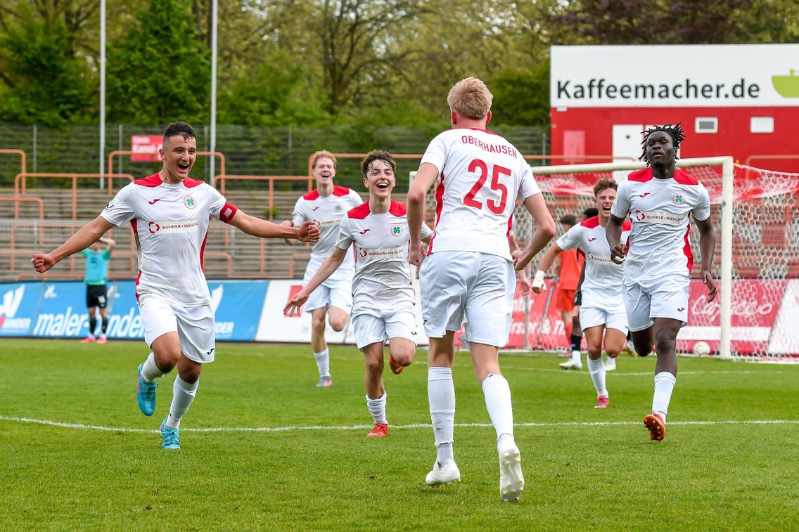 Foto zum Newsartikel U19 siegt gegen Heidenheim, U15 gewinnt gegen Hennef