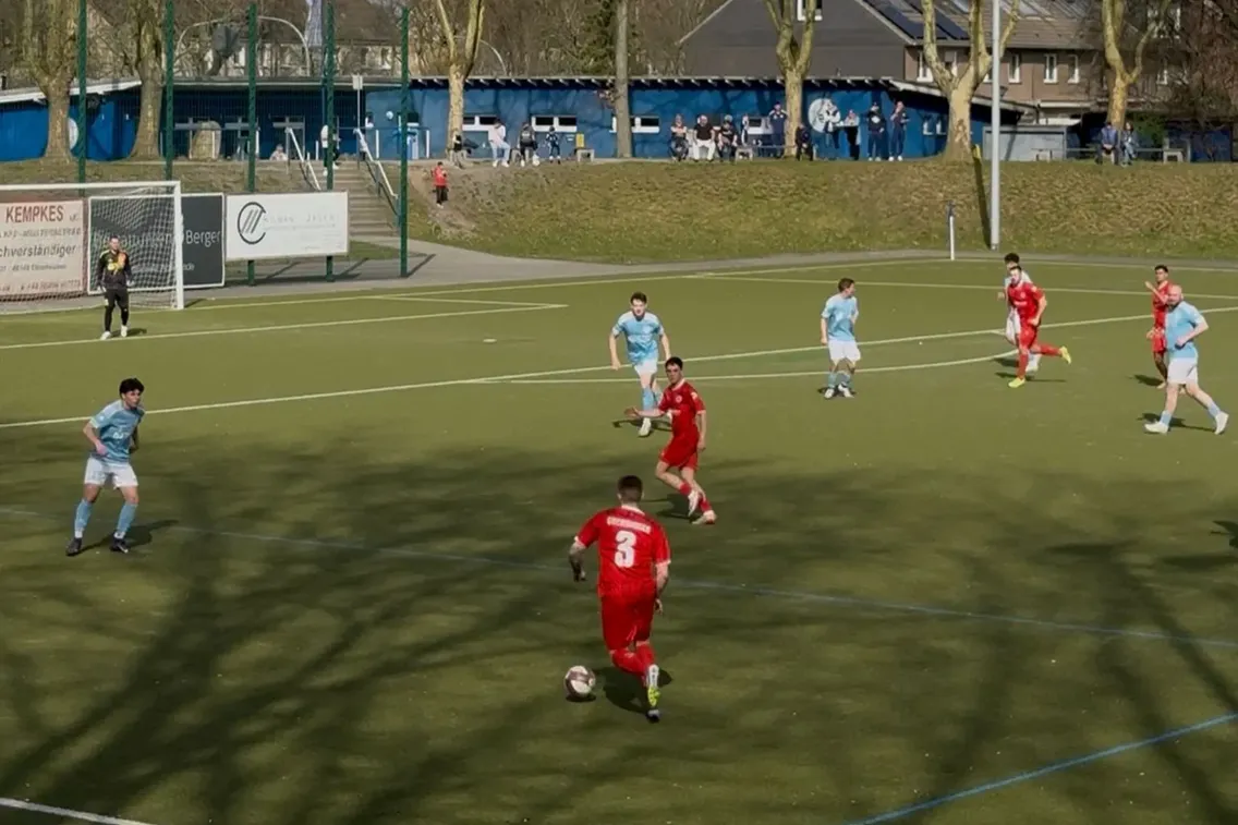 Foto zum Newsartikel RWO Zwei dreht 0:2-Rückstand und feiert Auswärtssieg