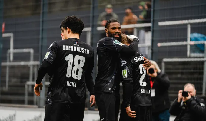 Kleelätter feiern verdienten Sieg in Köln