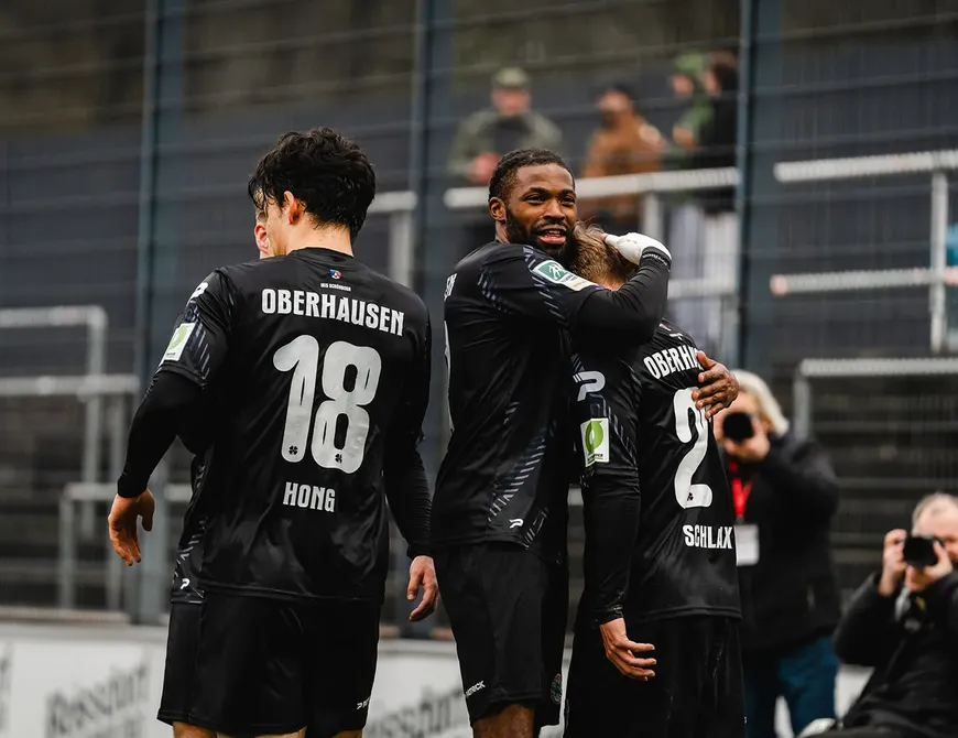 Kleelätter feiern verdienten Sieg in Köln