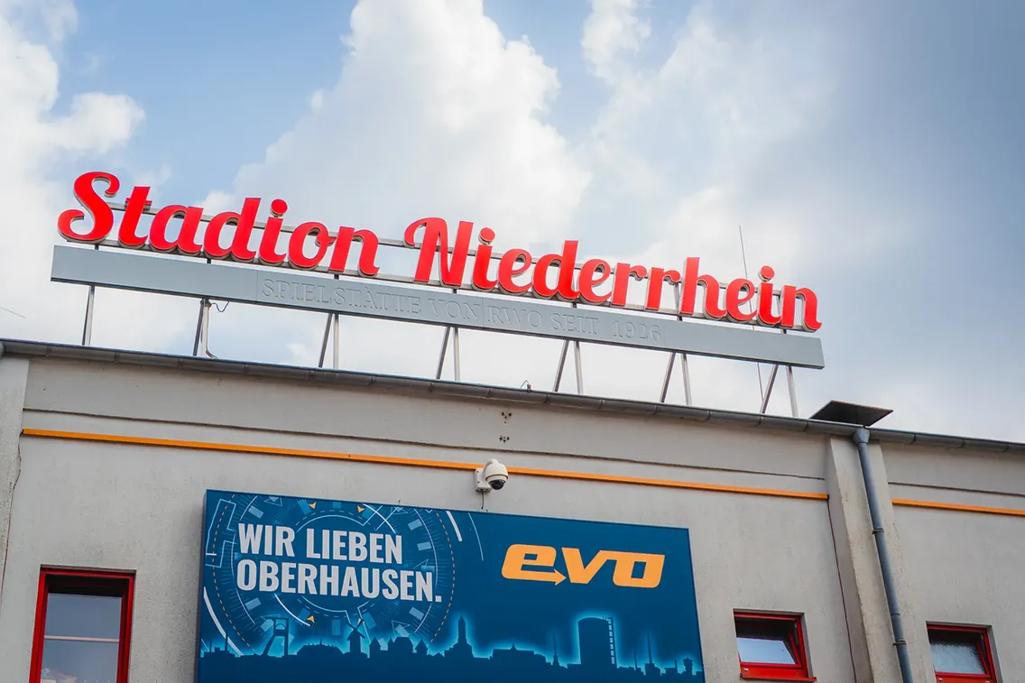 Foto zum Newsartikel Starker Start für Stadionpatenschaften - 30 Firmen dabei