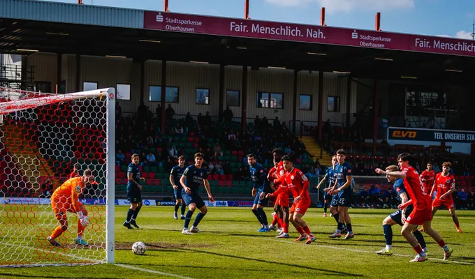 RWO schlägt Wiedenbrück und schließt zur Tabellenspitze auf
