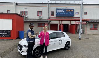 Beckerfrance Mobile übergibt neuen Peugeot 208