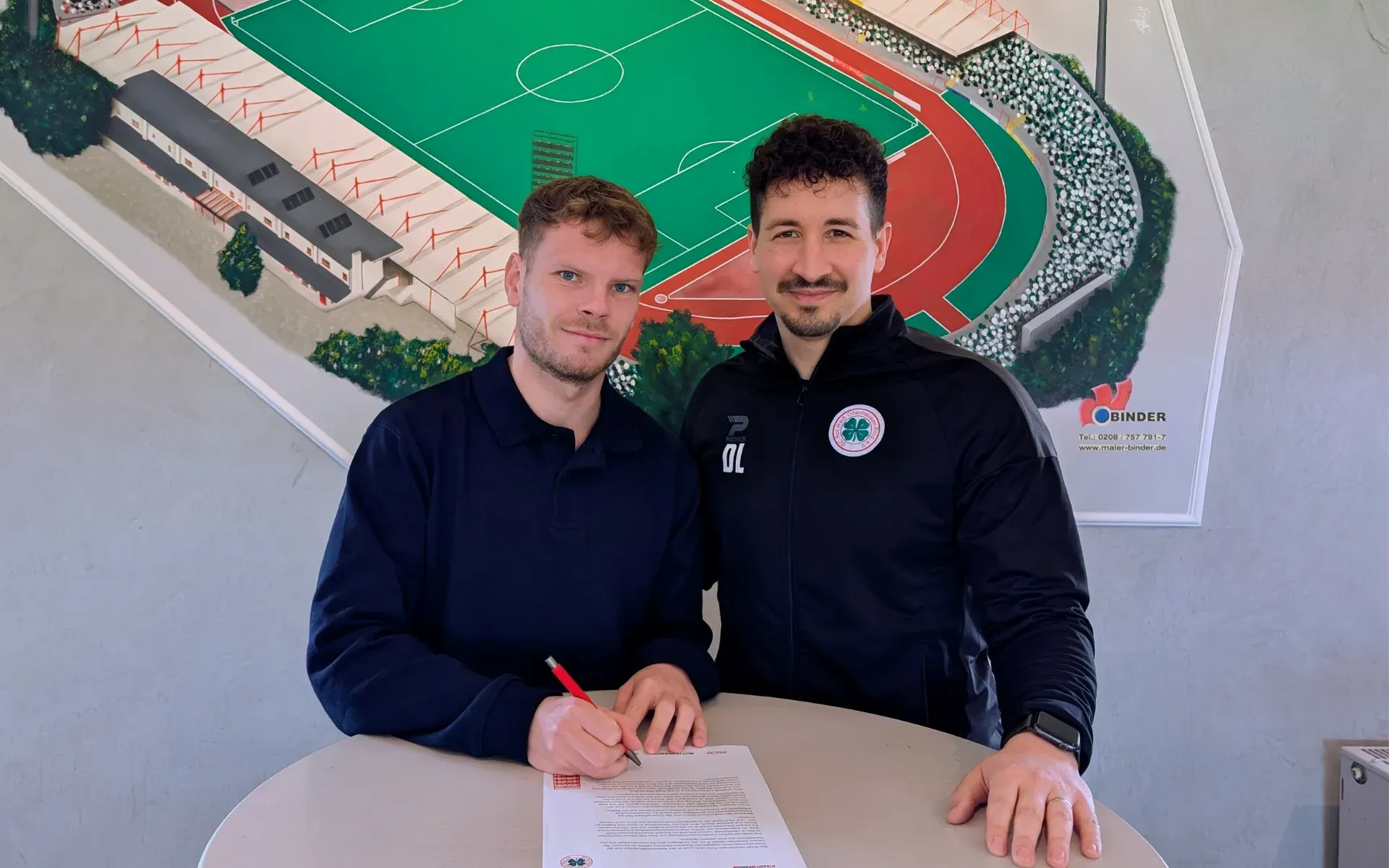 Mittelfeldmotor bleibt – Luca Schlax trägt weiter Rot-Weiß