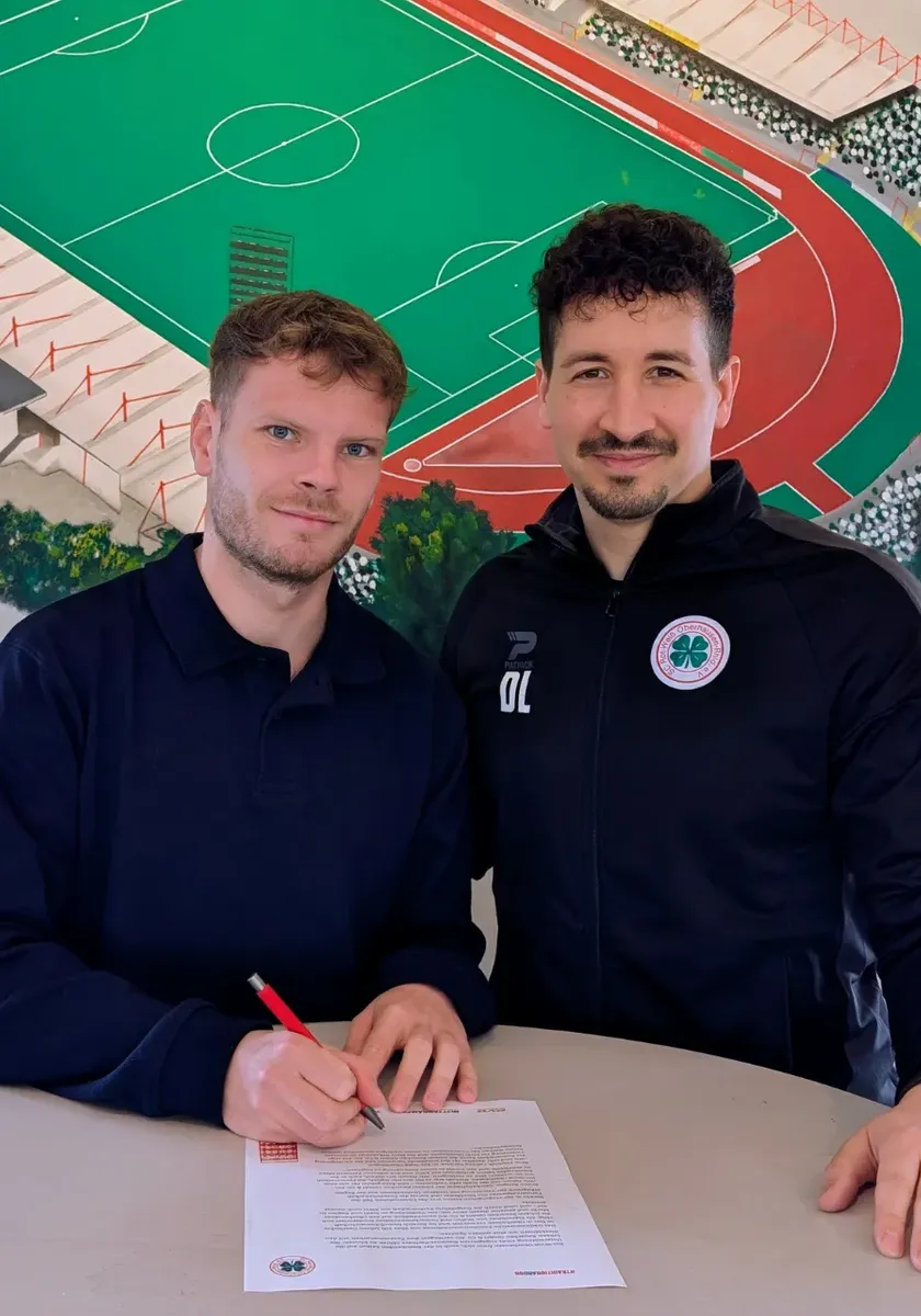 Mittelfeldmotor bleibt – Luca Schlax trägt weiter Rot-Weiß