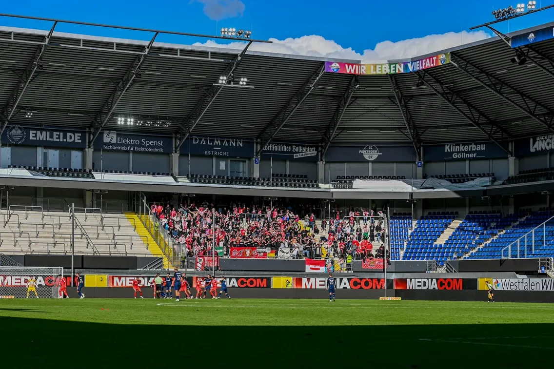 Foto zum Newsartikel Fan-Infos zum Auswärtsspiel in der Home Deluxe Arena