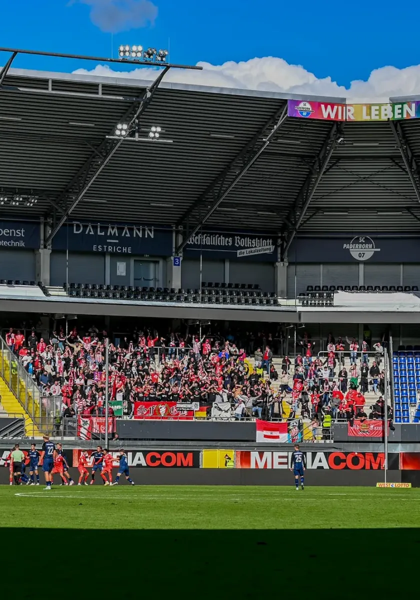 Fan-Infos zum Auswärtsspiel in der Home Deluxe Arena