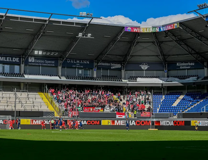 Fan-Infos zum Auswärtsspiel in der Home Deluxe Arena