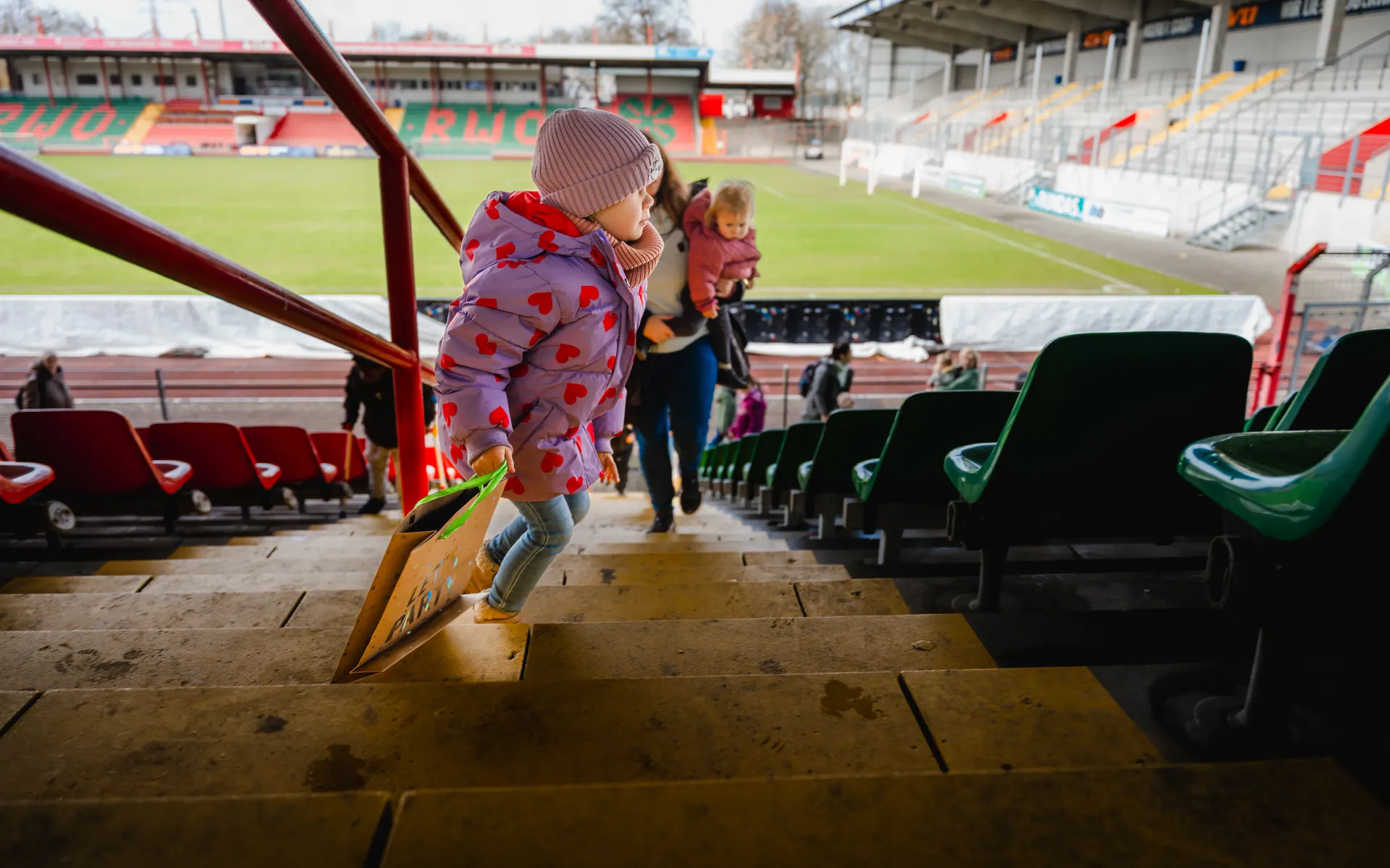 Strahlende Gesichter bei der Ostereiersuche