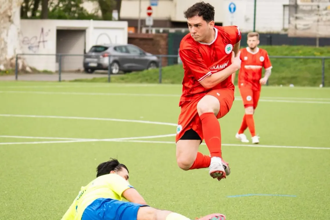 Foto zum Newsartikel Spitzenspiel unter Flutlicht – RWO Zwei empfängt GW Holten