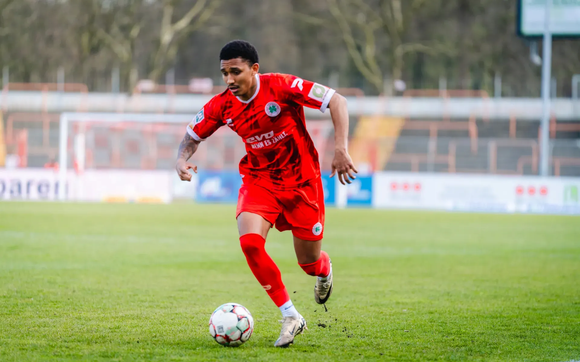 Eric Gueye schließt sich Viktoria Köln an