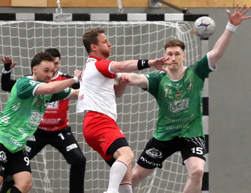 Handballer gehen als Tabellenführer in die letzten Spiele