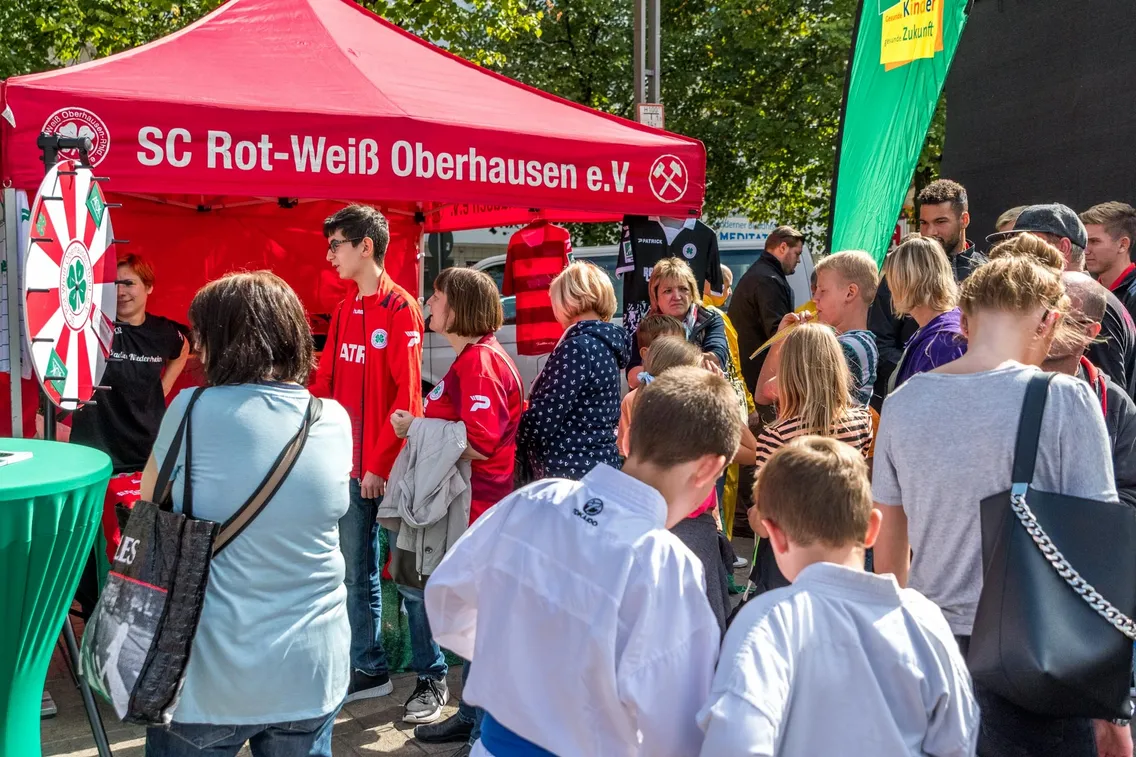 Foto zum Newsartikel RWO beim Sterkrader Spiel- und Sportwochenende vor Ort