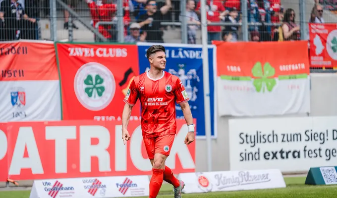 Bei Stoppel-Abschied: Kleeblätter schlagen Fohlen