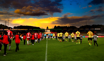 Champions League-Flair im Stadion Niederrhein