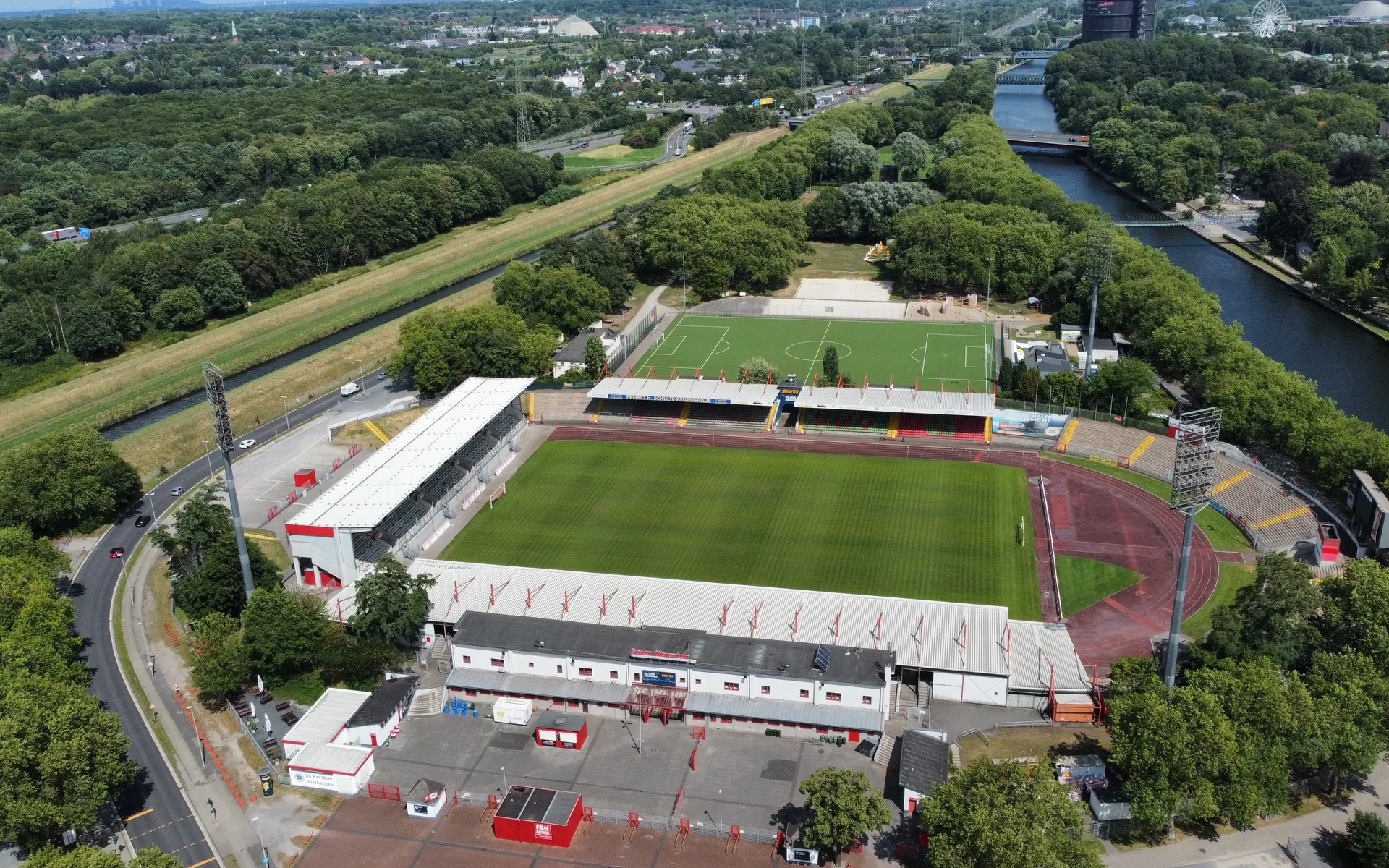 Rat ebnet Weg für Stadion Niederrhein