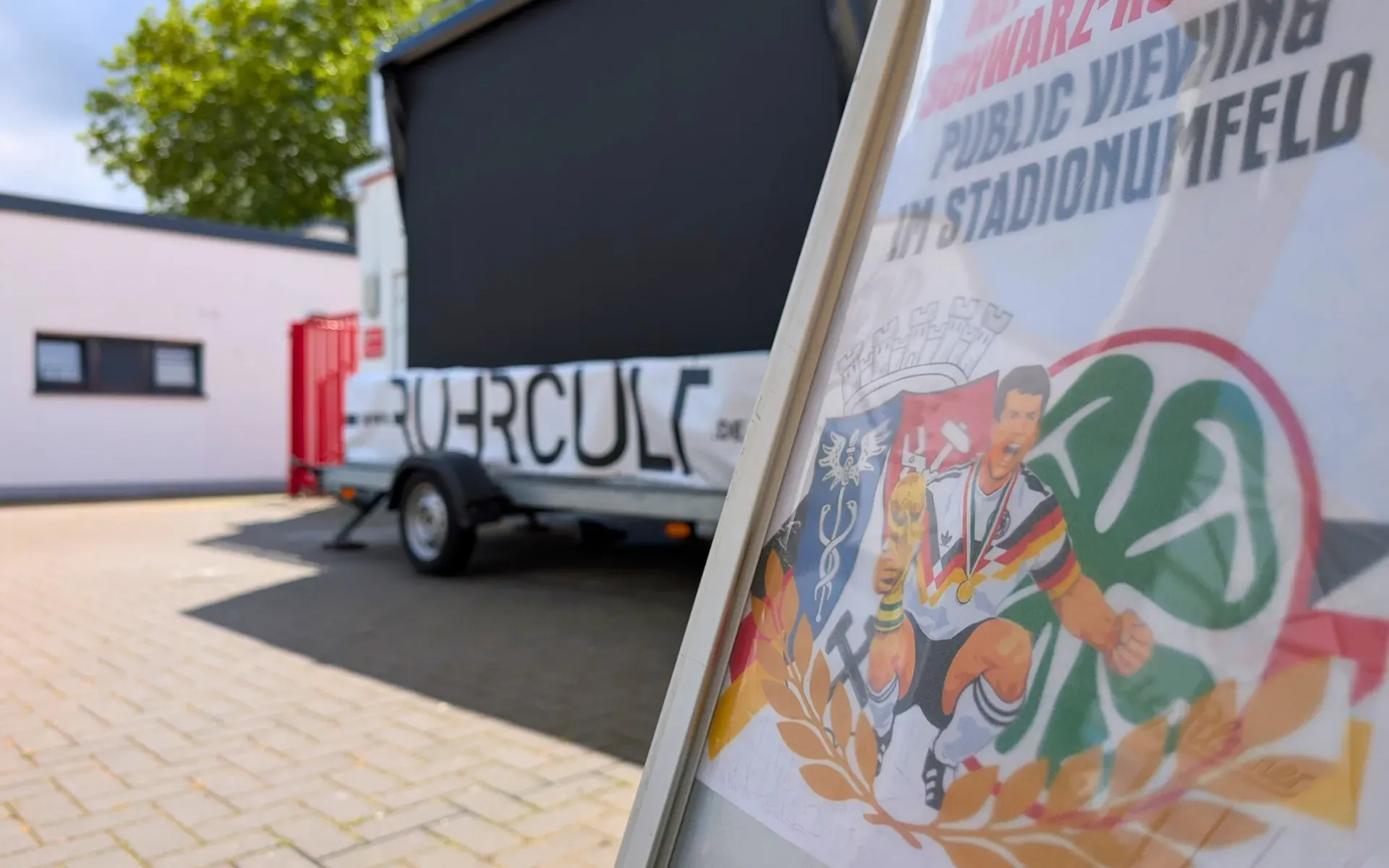 Public Viewing am Stadion Niederrhein