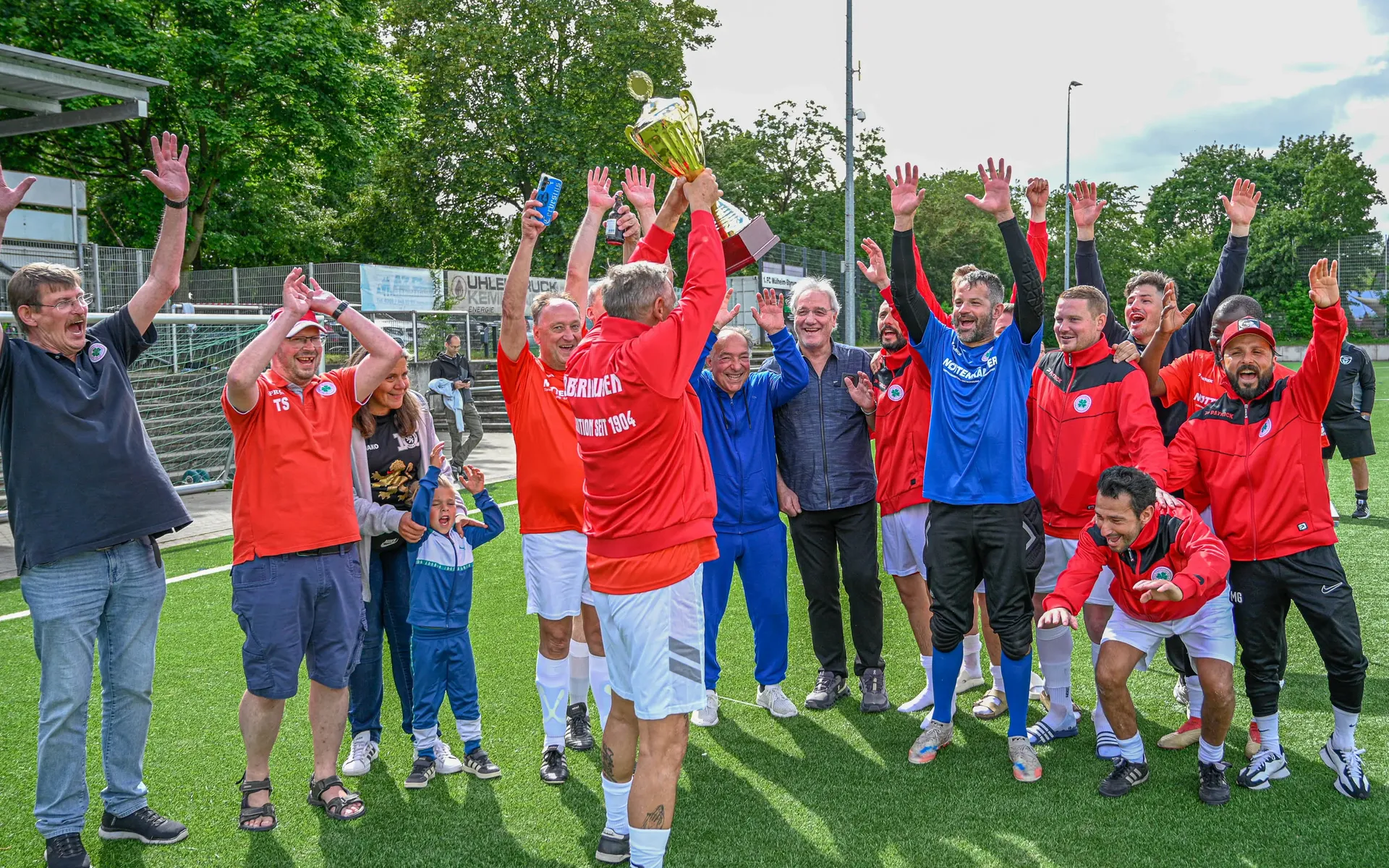 Traditions-Elf gewinnt Turnier in Mülheim