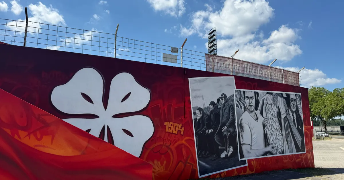 Neues RWO-Mural am Stadion Niederrhein