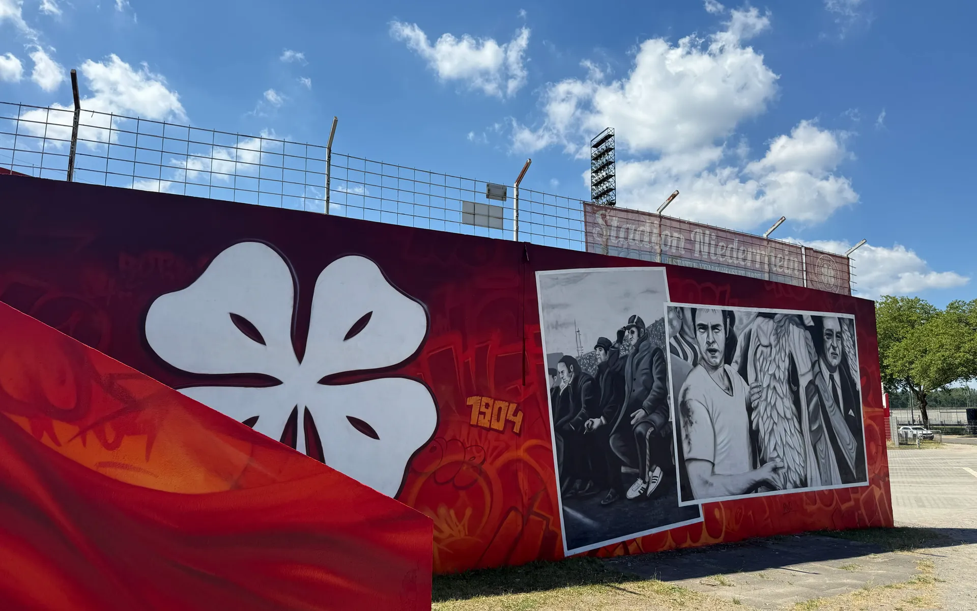 Neues RWO-Mural am Stadion Niederrhein
