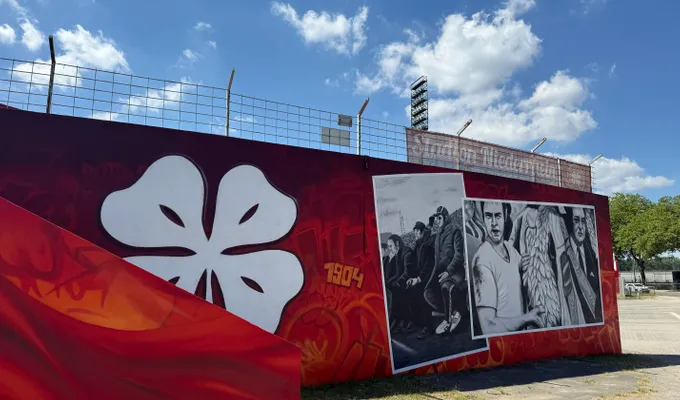 Neues RWO-Mural am Stadion Niederrhein