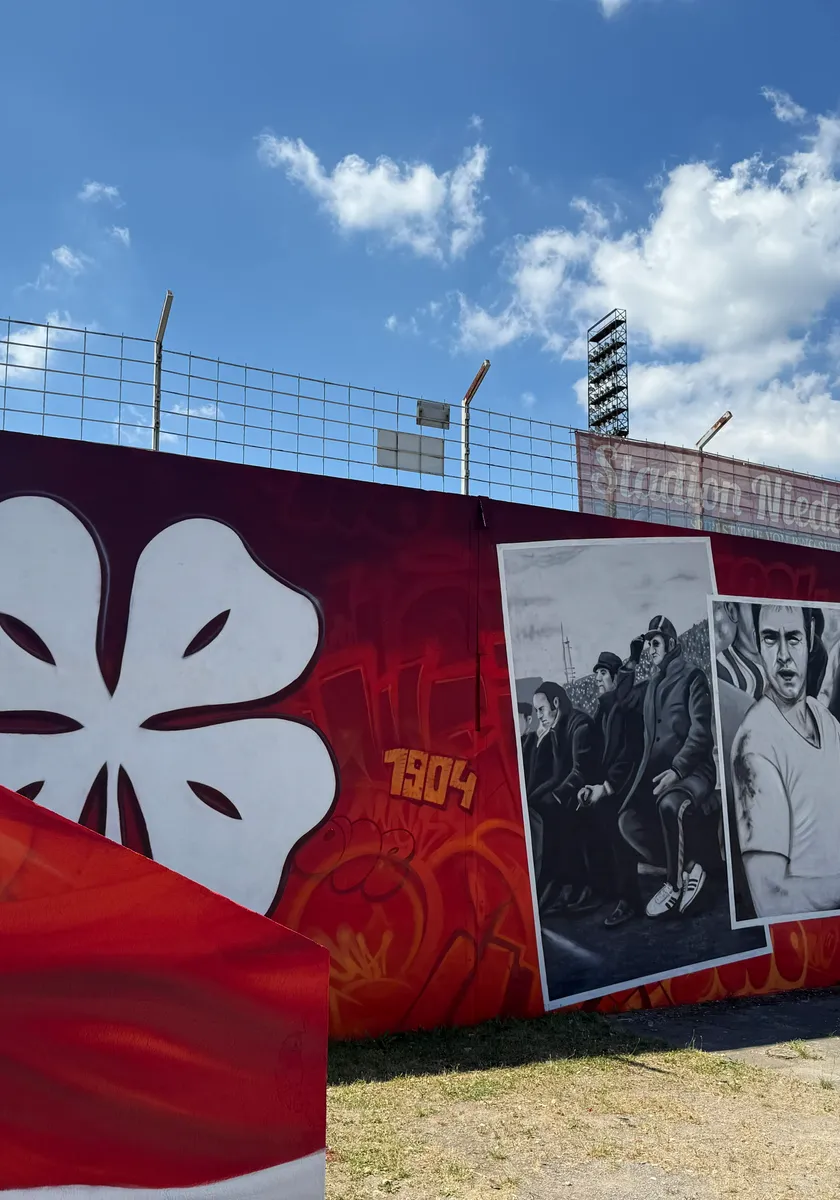 Neues RWO-Mural am Stadion Niederrhein