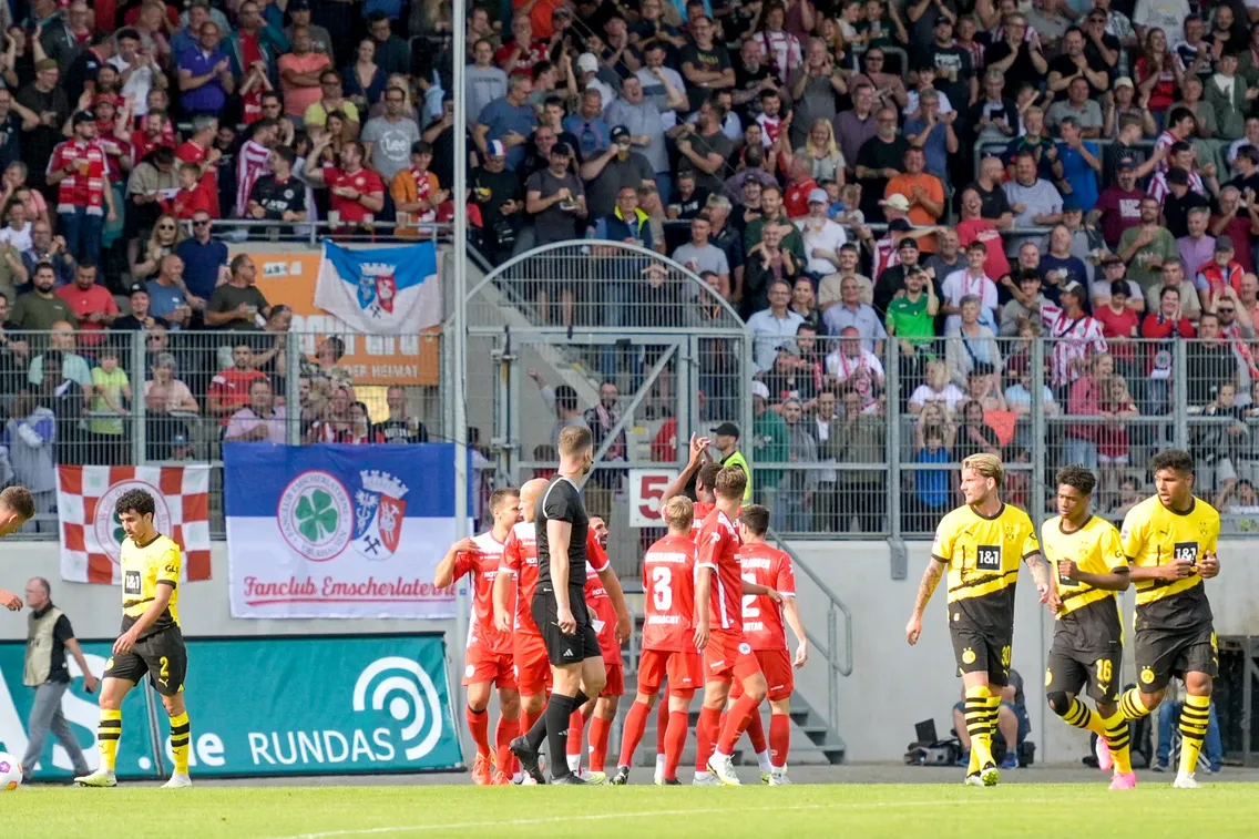 Foto zum Newsartikel Champions-League-Feeling: BVB gastiert in Oberhausen